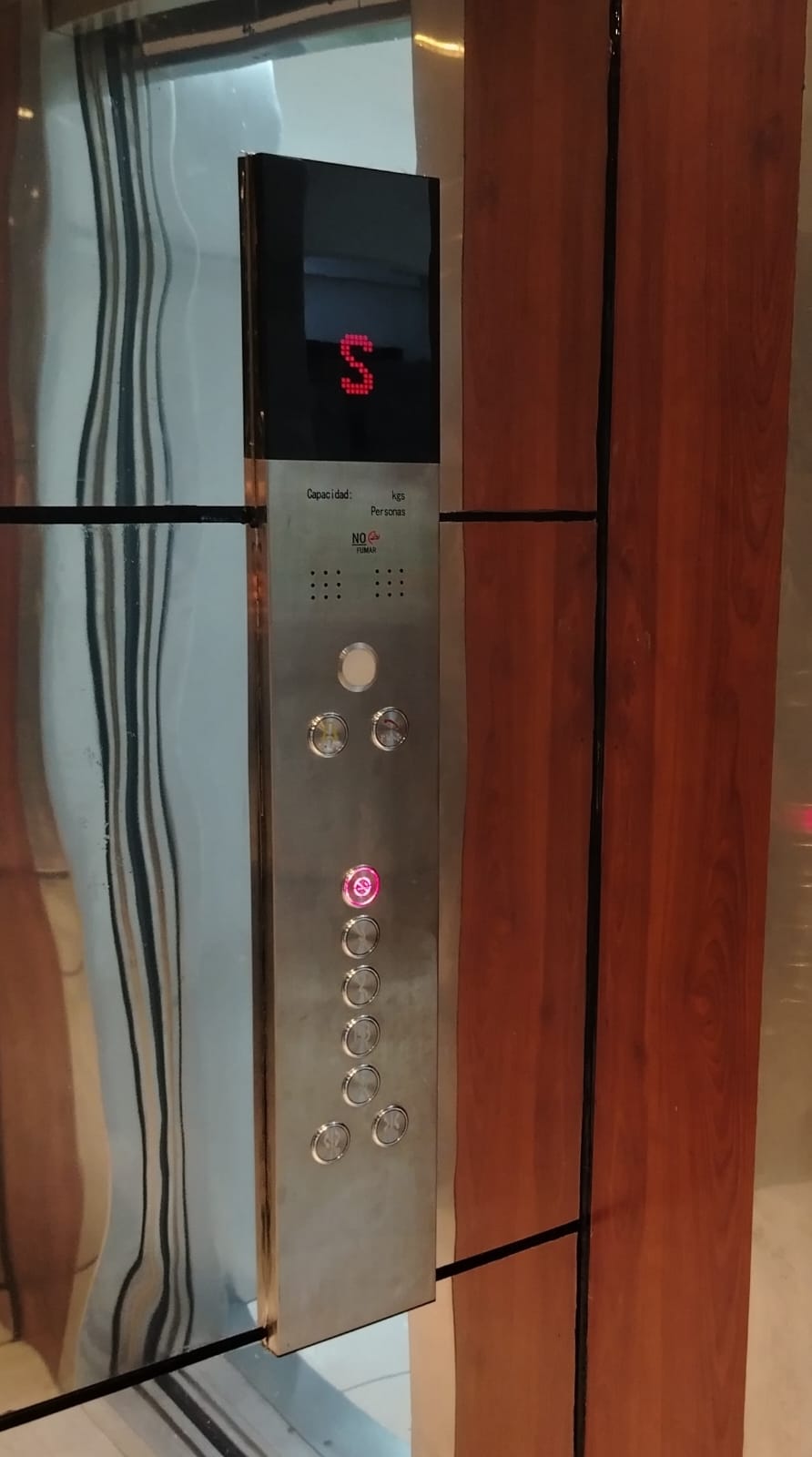 Botonera táctil con braille